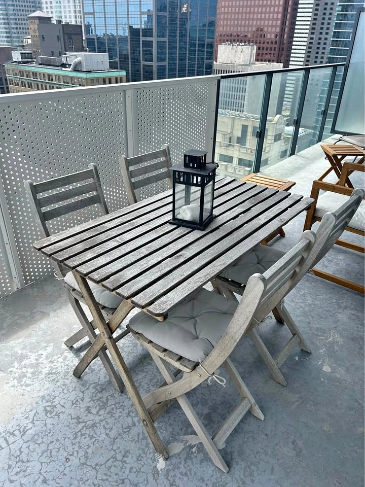 Outdoor Dining Set with 4 Chairs