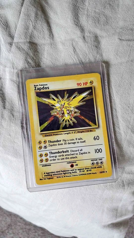 1999 Pokémon Base Set Zapdos Holo 16/102