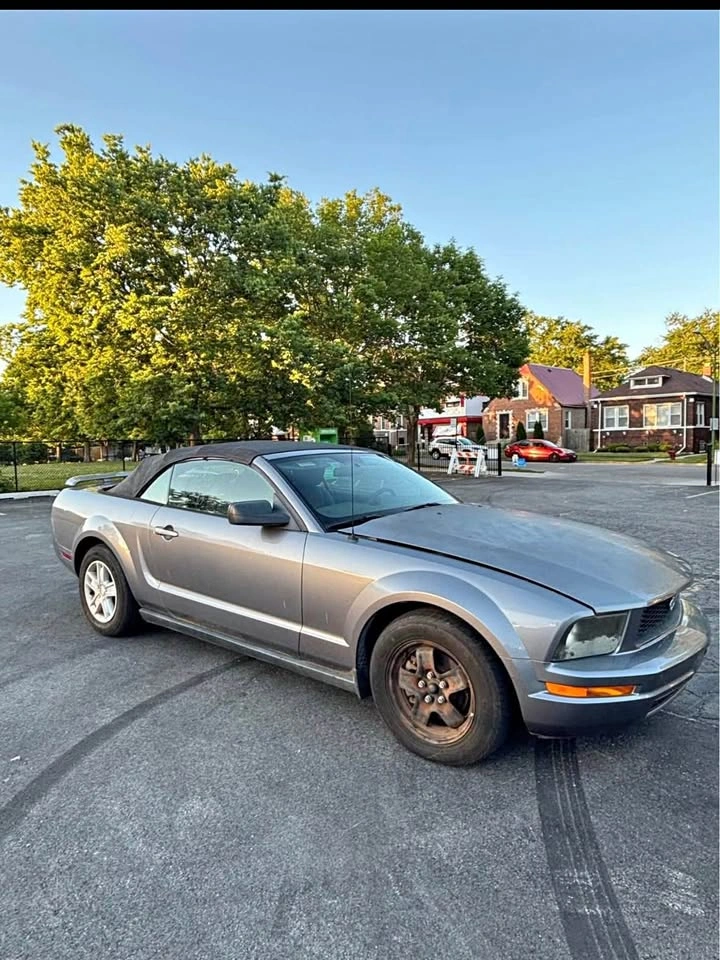 2006 Ford Mustang Convertible 2D
