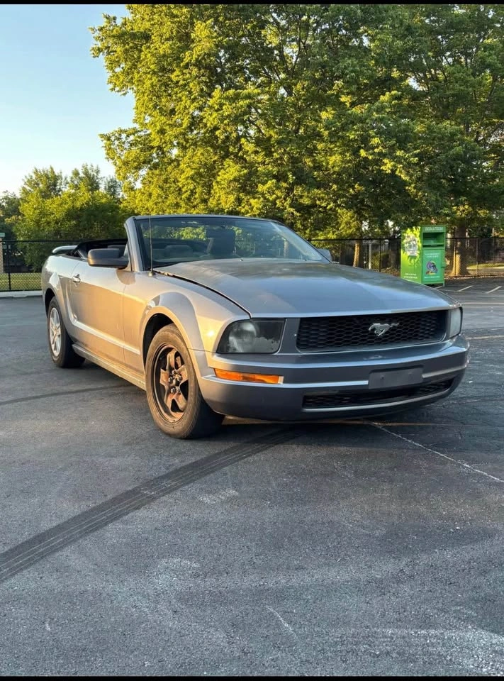 2006 Ford Mustang Convertible 2D - photo 3