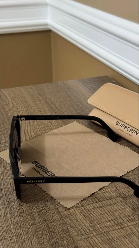 Burberry Black Sunglasses - photo 3