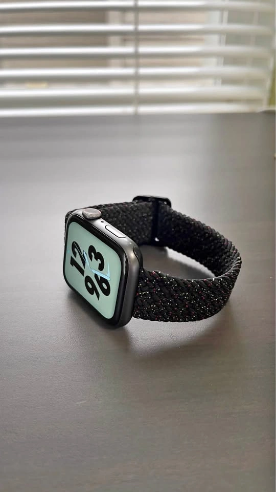 Apple Watch Series 4 with 5 Bands 44mm