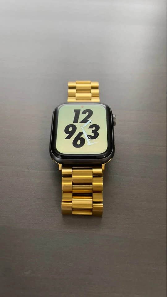 Apple Watch Series 4 with 5 Bands 44mm - photo 2