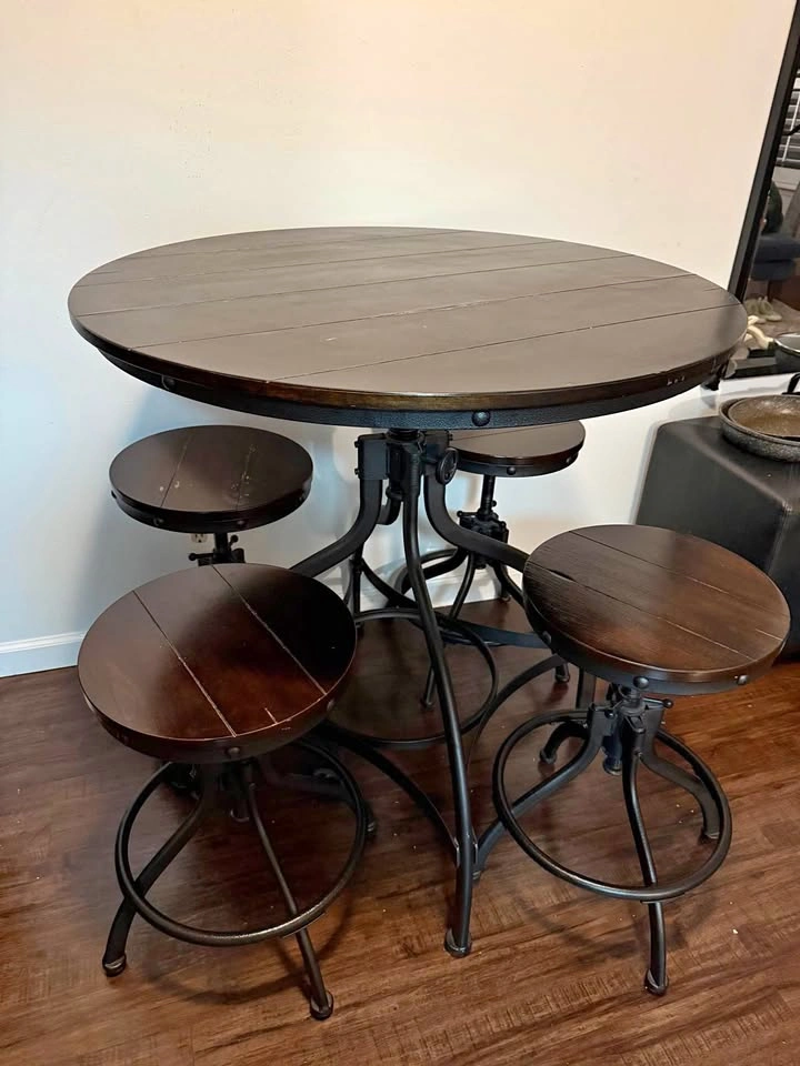 Industrial Bar Height Table + 4x Stools