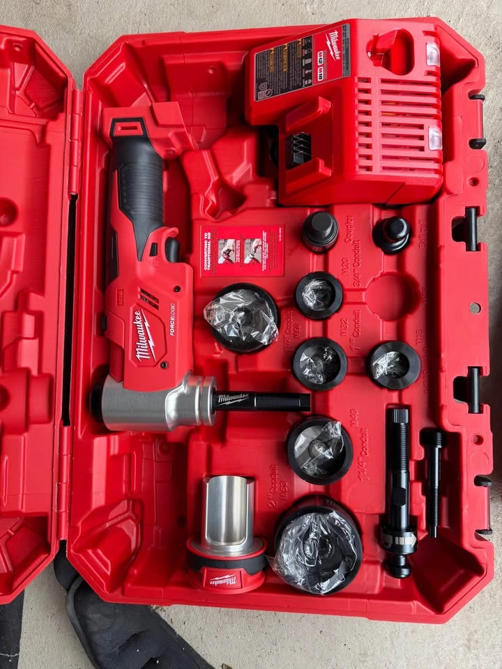 Milwaukee knockout tool kit - photo 3