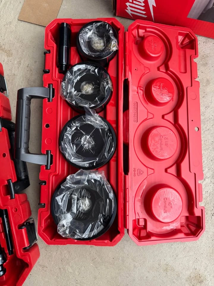 Milwaukee knockout tool kit - photo 4