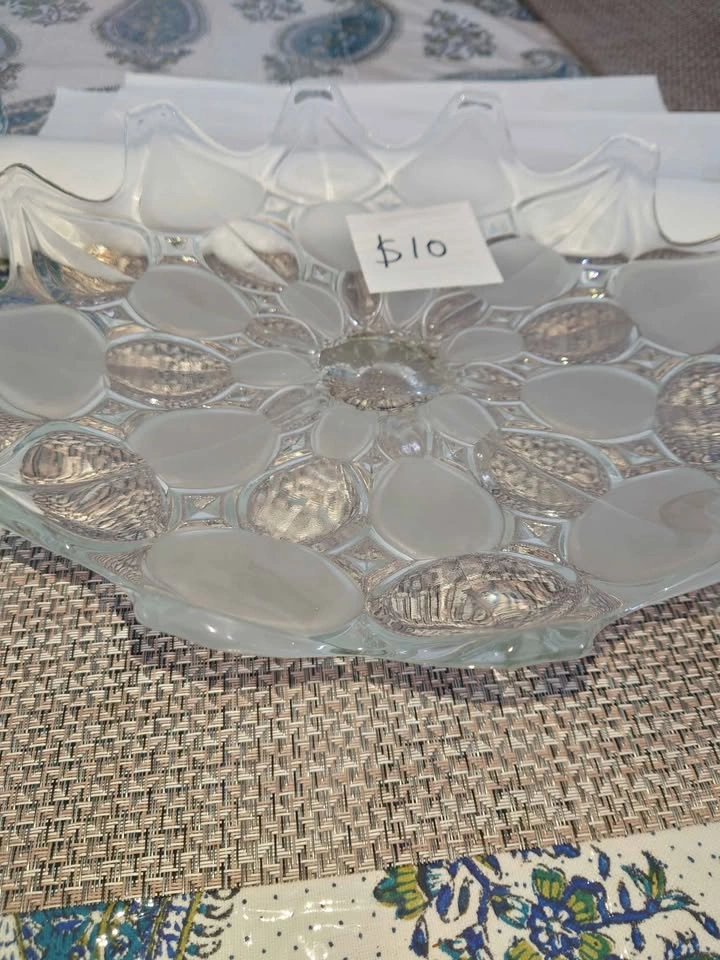 Serving stand