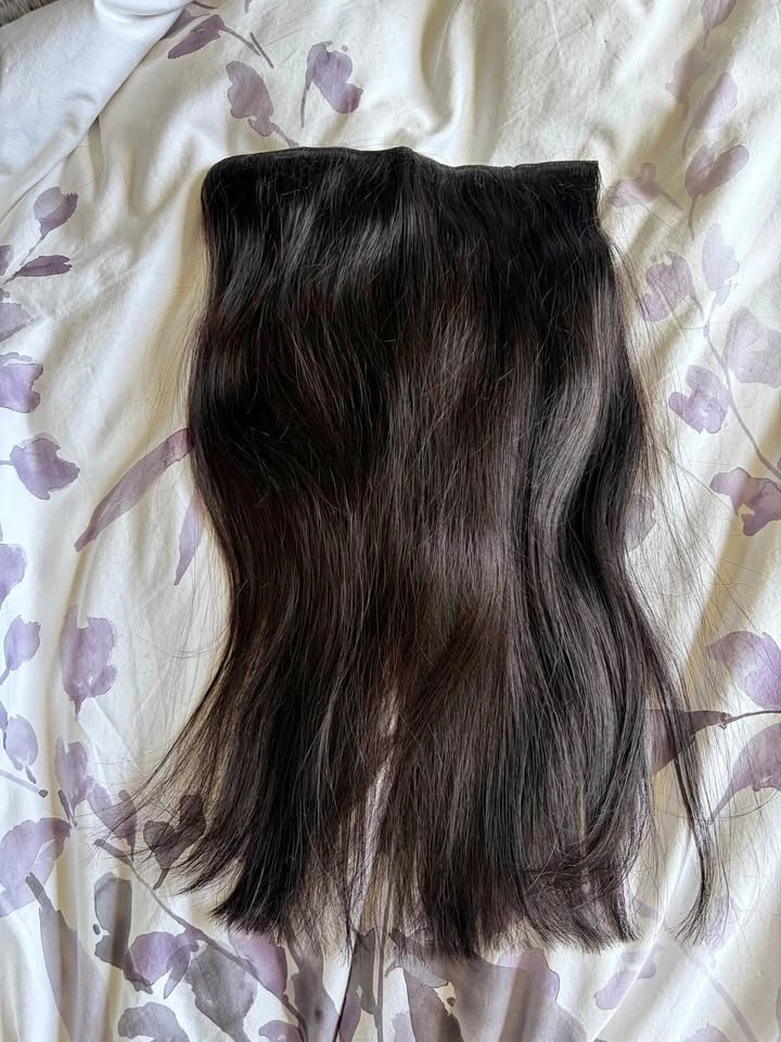 18” Remy Hair Halo Extensions, Like New