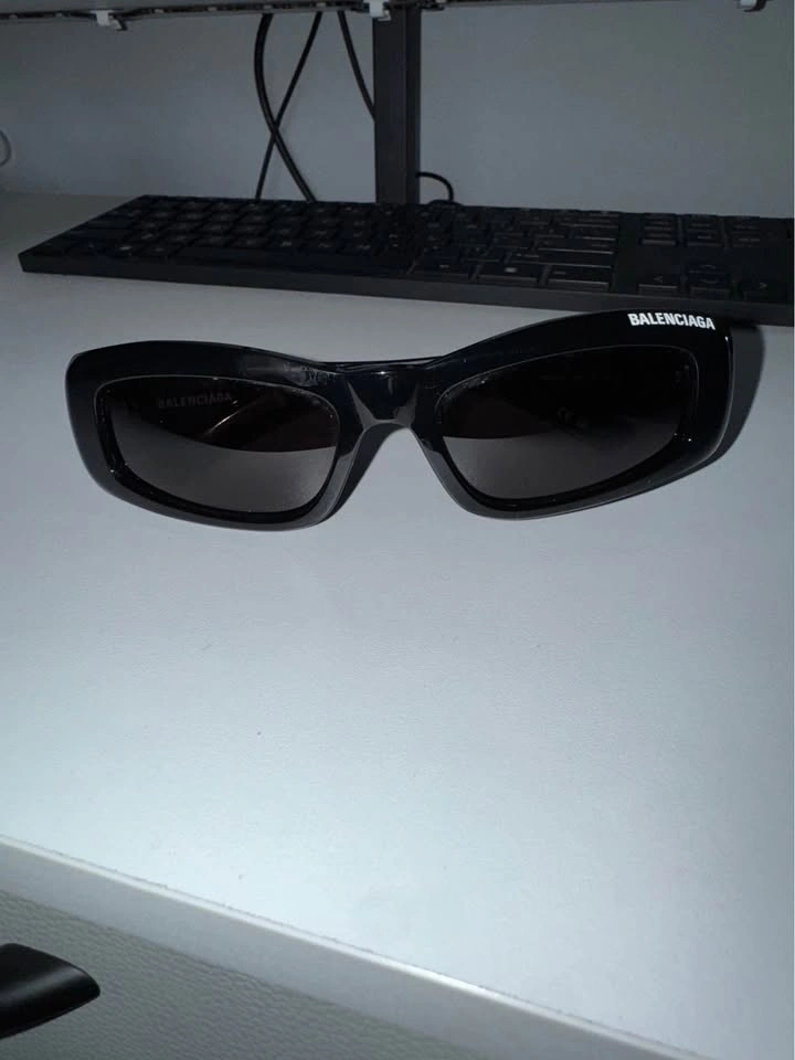 Balenciaga sunglasses - photo 2