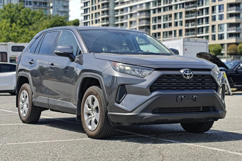 2025 Toyota Rav4 LE AWD - photo 3