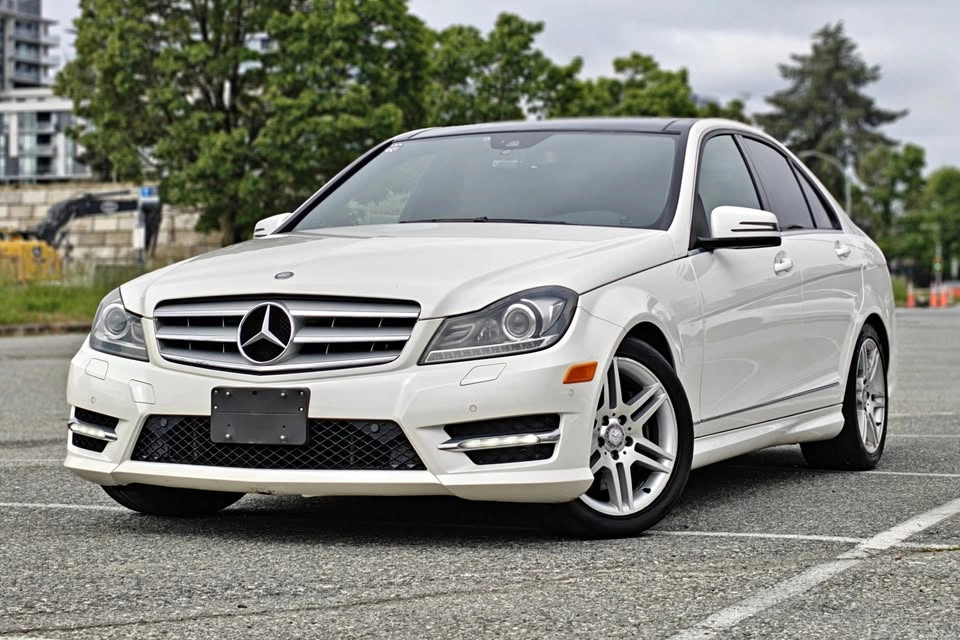 2012 Mercedes-Benz c300 4matic - full load!