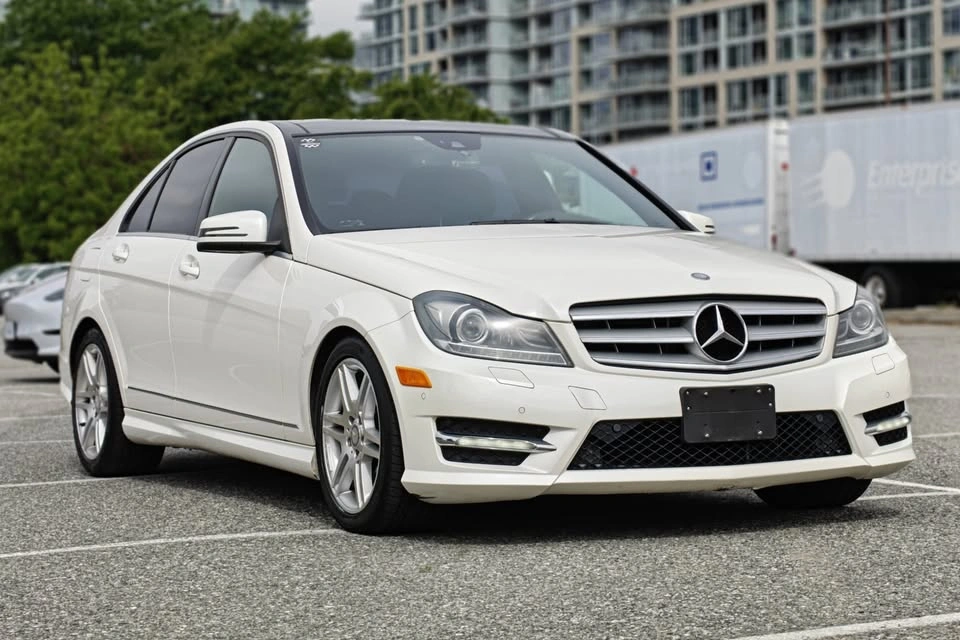 2012 Mercedes-Benz c300 4matic - full load! - photo 3