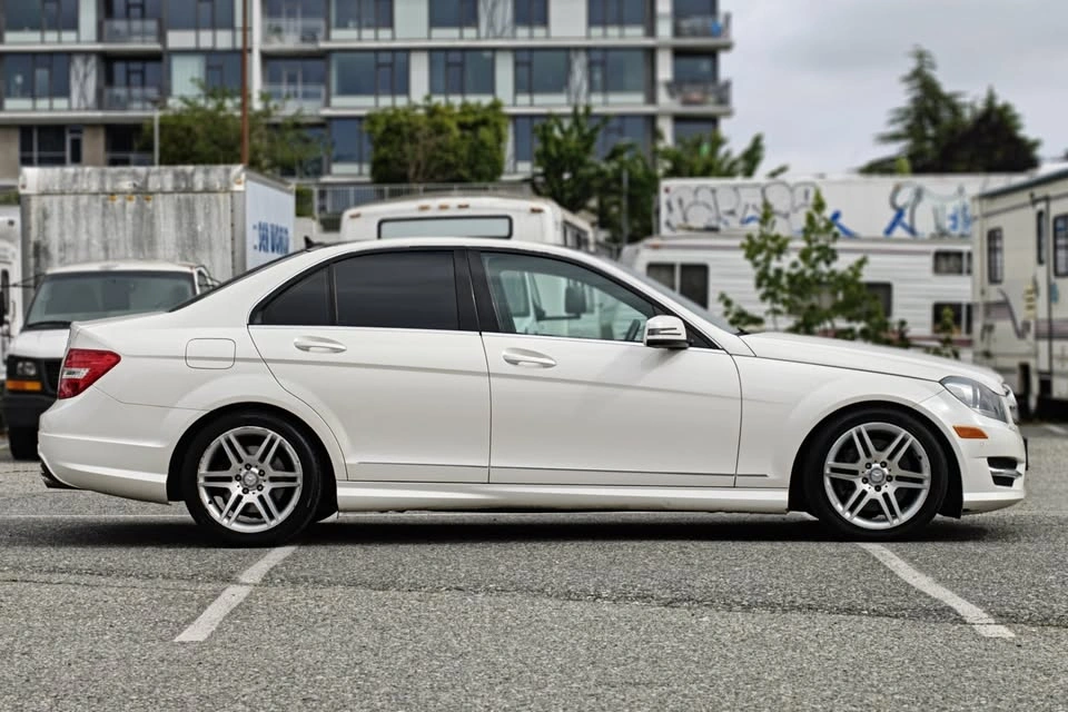 2012 Mercedes-Benz c300 4matic - full load! - photo 4