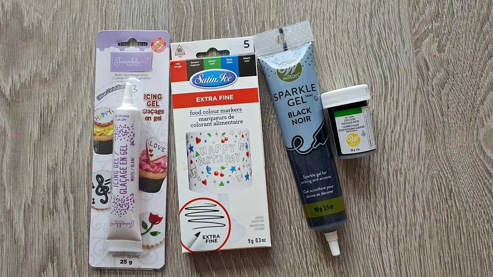 Baked goods decorating materials