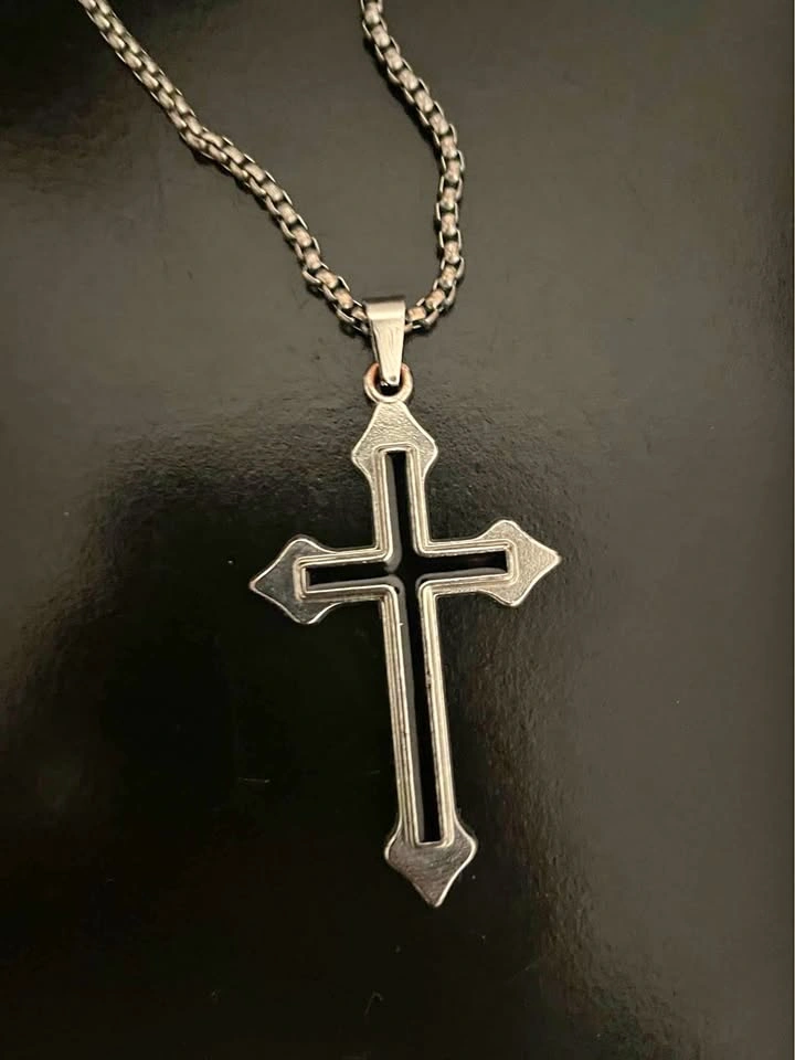 Cross Necklace (Fashion)