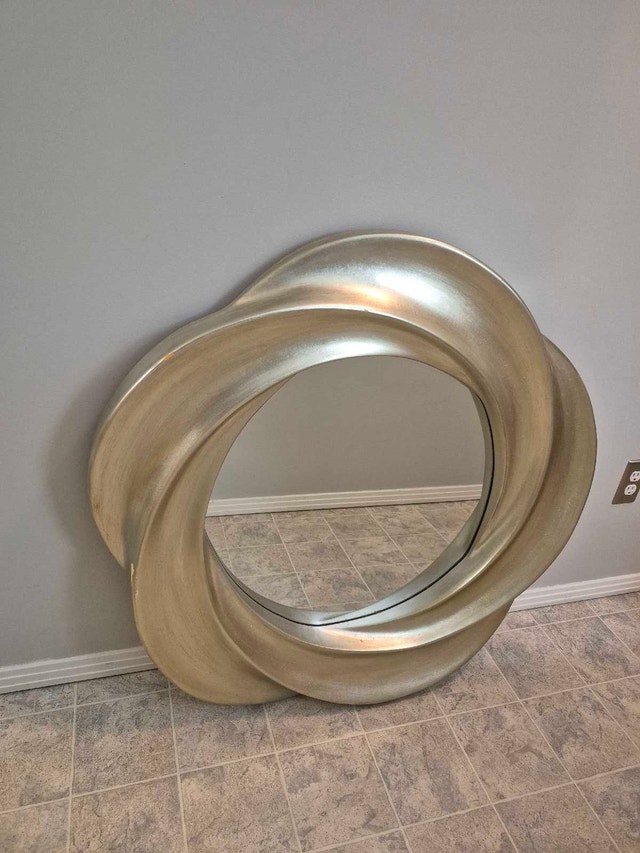 Round Mirror