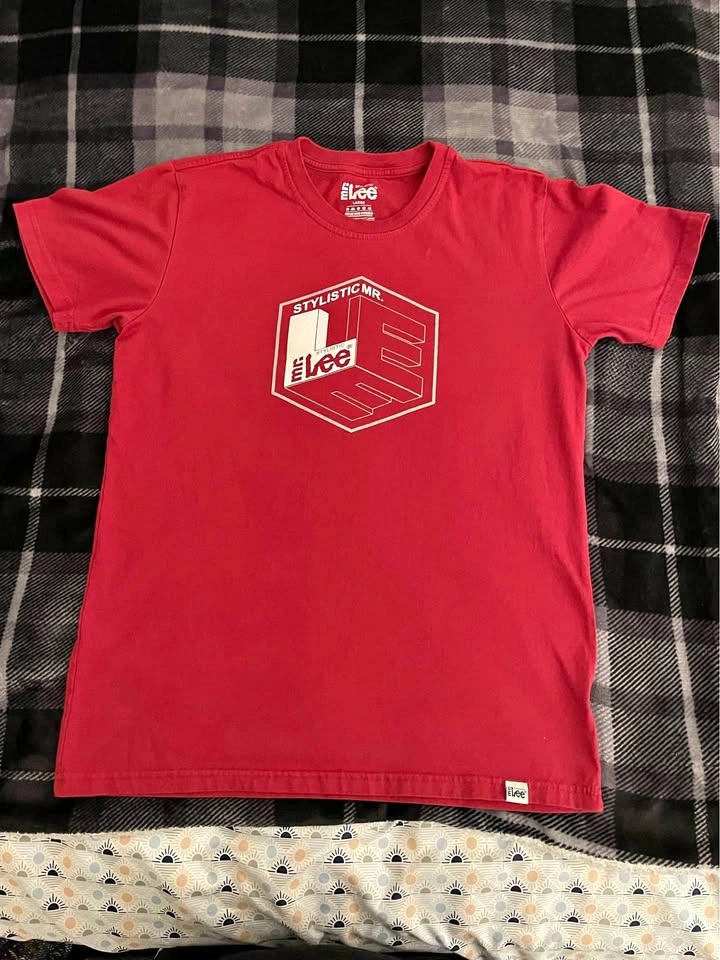 Stylistic Graphic Mr Lee’s Shirt - Red
