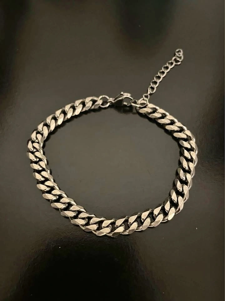 Silver Bracelet (Fashion)