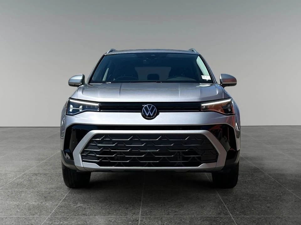 2025 Volkswagen Taos - photo 2