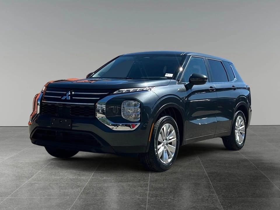 2025 Mitsubishi Outlander - photo 2