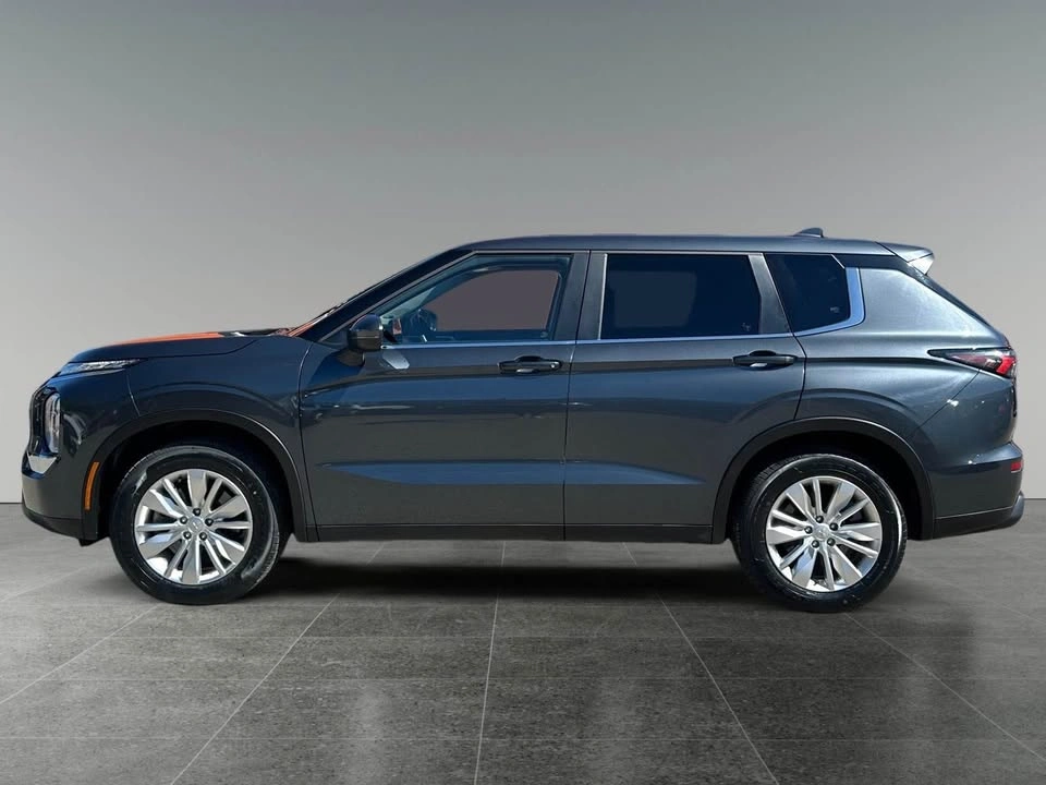 2025 Mitsubishi Outlander - photo 4