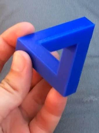 3D Printed Penrose Impossible Triangle - photo 2
