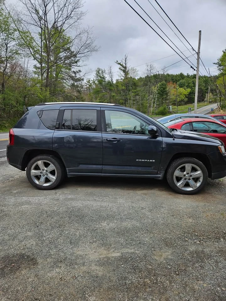 2014 Jeep Compass · Altitude Sport Utility 4D - photo 4