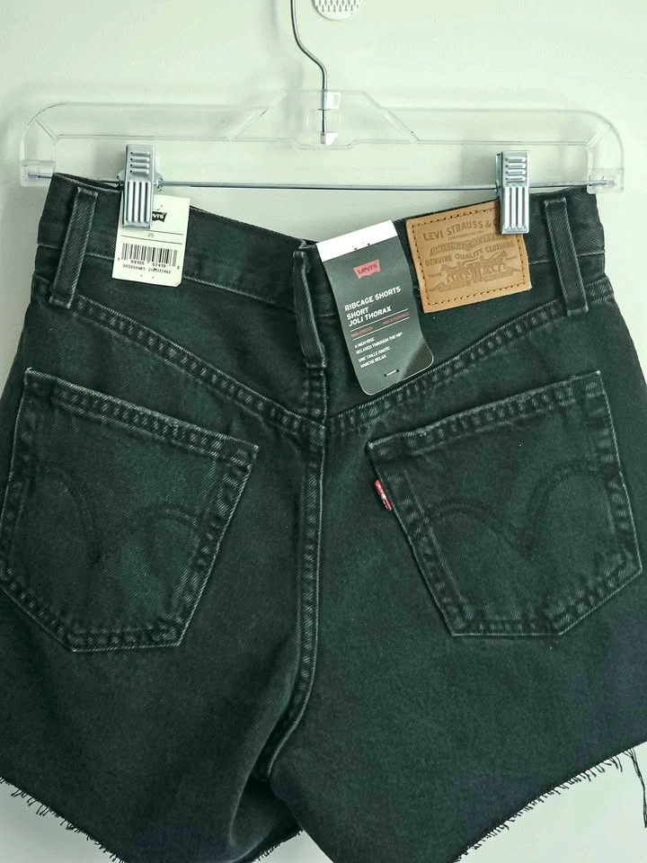 NEW Levi's Ribcage Shorts Black – Women's Size 25 – NWT