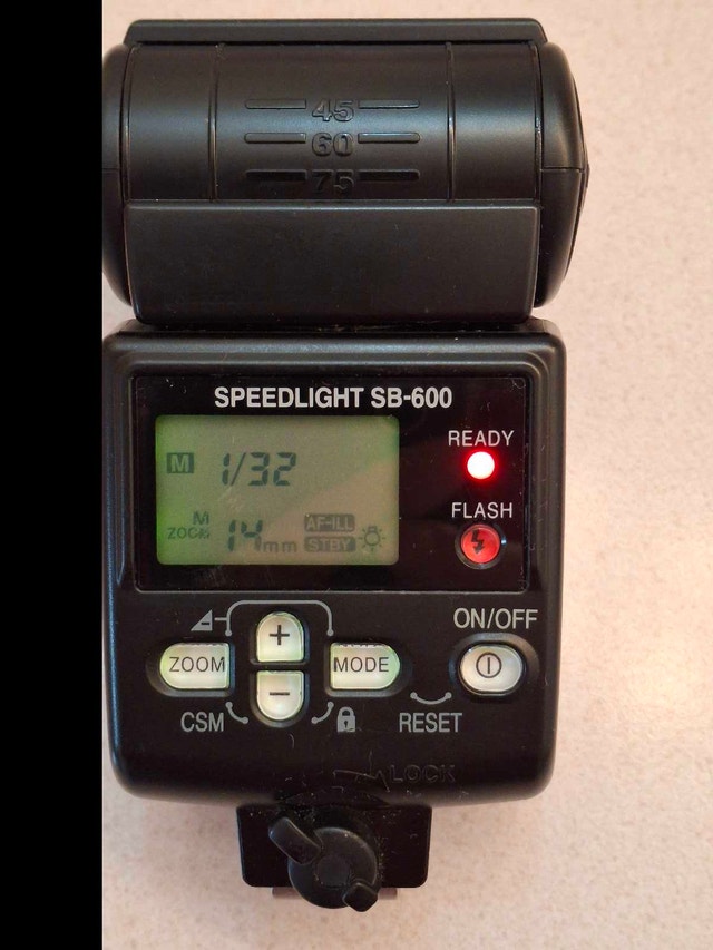 Nikon SB600 speedlight flash, fully functional