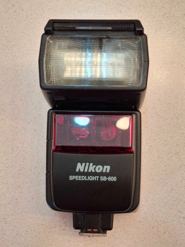 Nikon SB600 speedlight flash, fully functional - photo 2