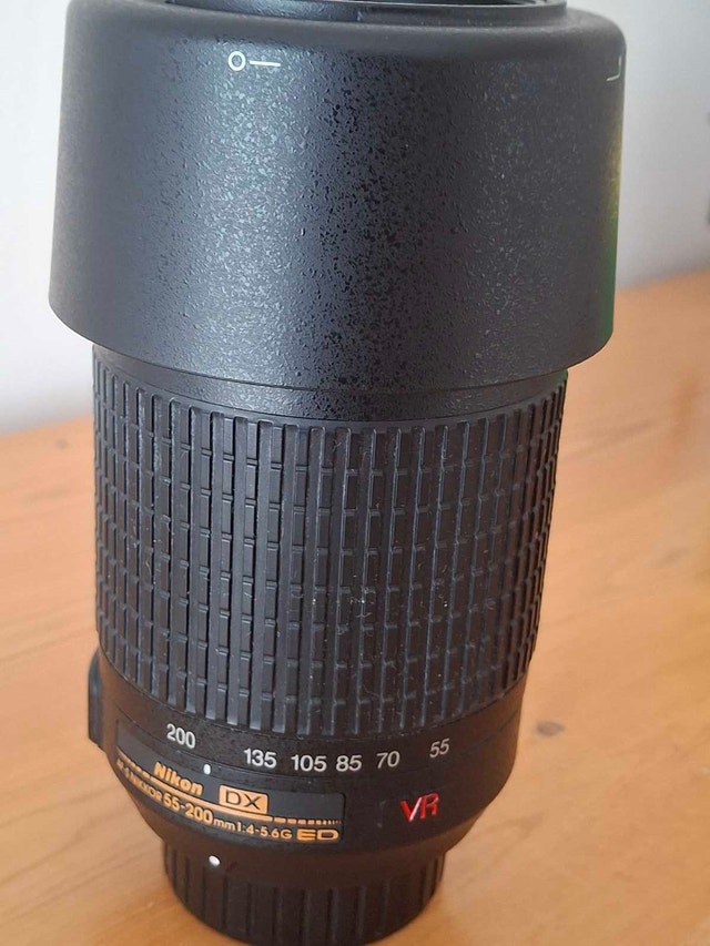 Nikkor DX AF-S 55-200mm G ED VR telephoto zoom lens - photo 2