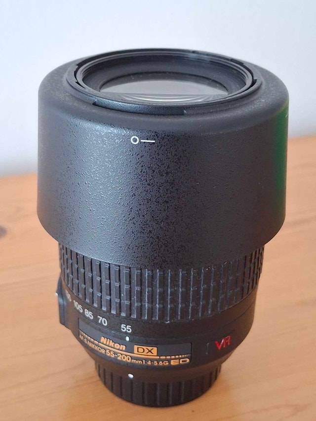 Nikkor DX AF-S 55-200mm G ED VR telephoto zoom lens - photo 3