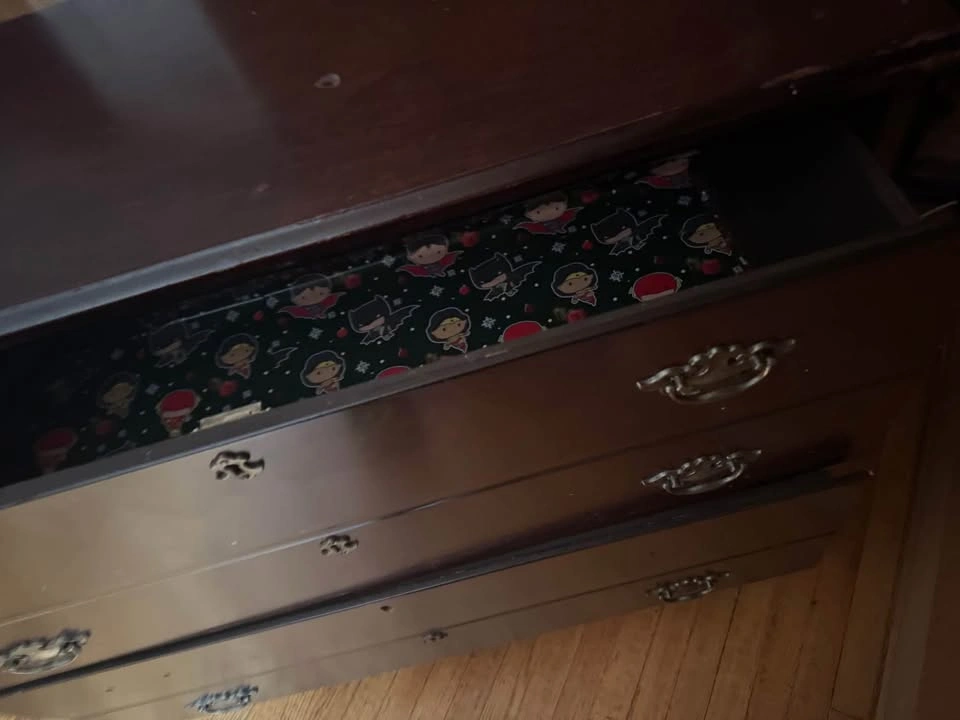 Bedroom dresser and vanity - photo 3