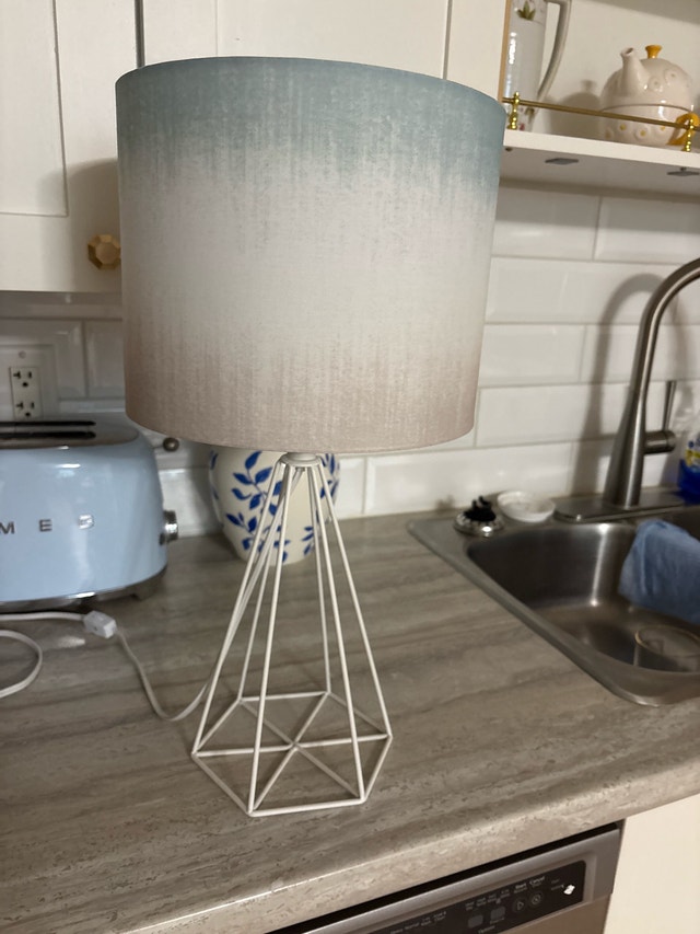 Table lamp