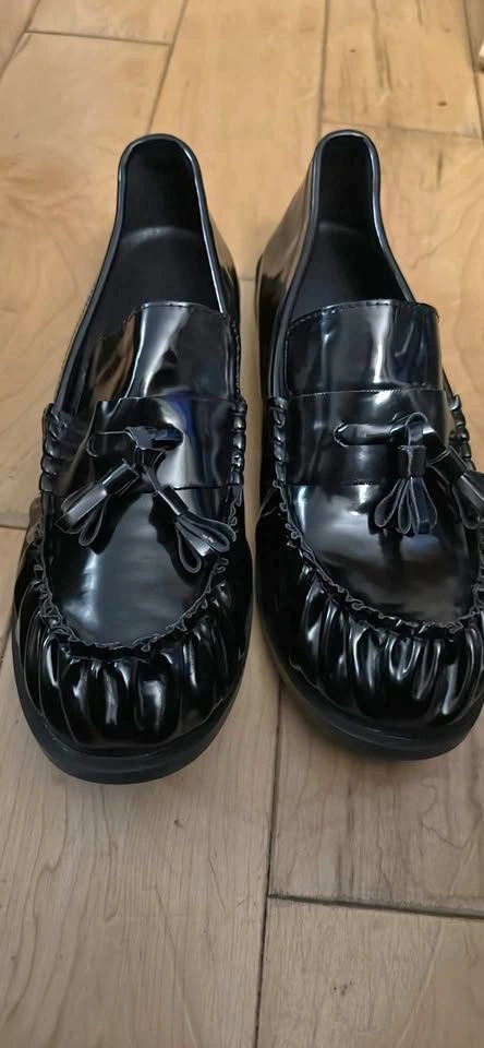Brand new black womens size 9 to 9.5 dress flats!