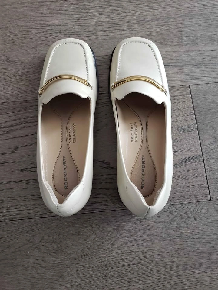 Women dress shoes