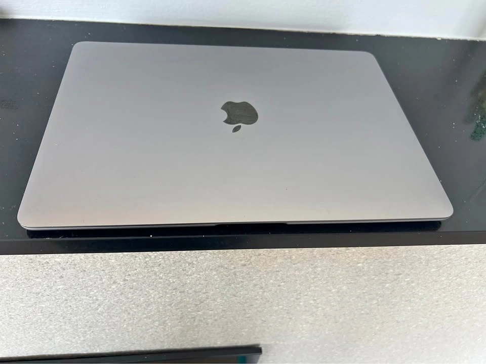 Apple MacBook Air M1 (2020) | 8GB RAM | Excellent Condition