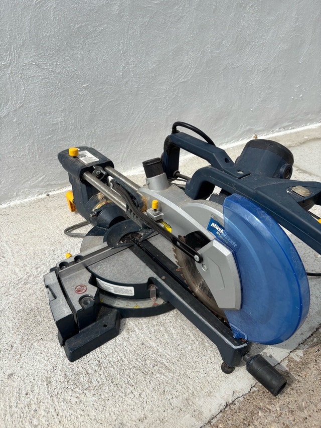 Large Compound Sliding Mitre Saw 10” 15Amp - photo 2