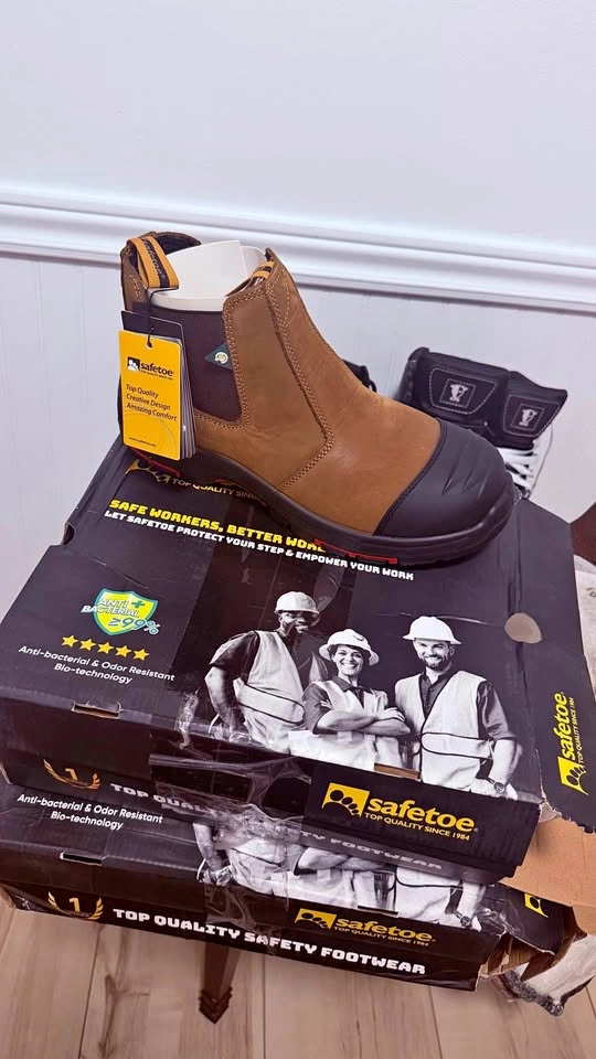 Safetoe and KPR CSA Approved Safety Work Boots (Sizes 9–11)