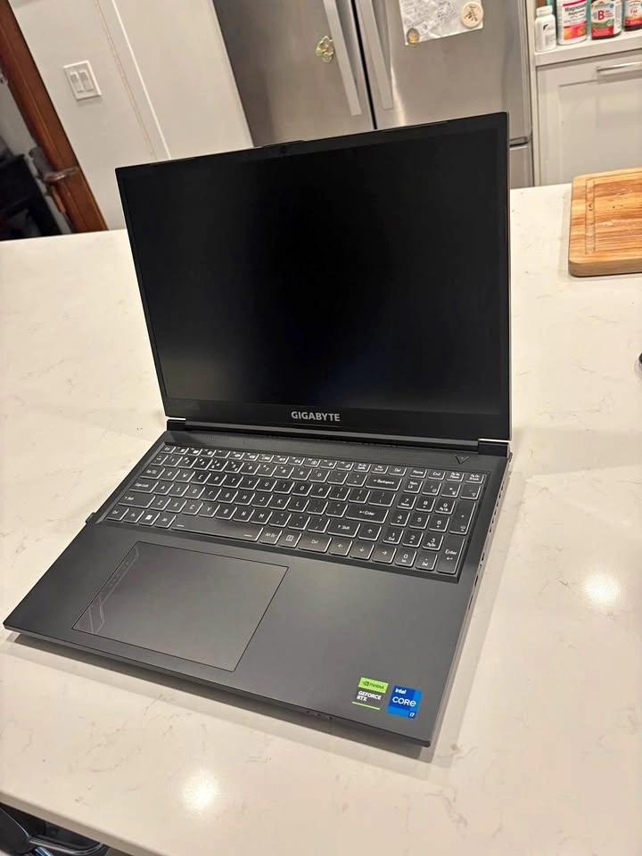 Gigabyte G6 4060 8GB Gaming Laptop NEES GONE