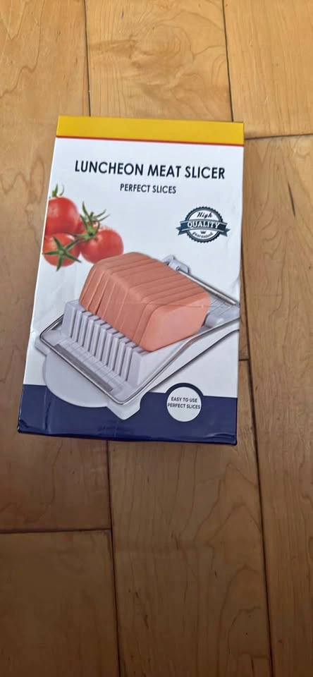 Luncheon meat slicer