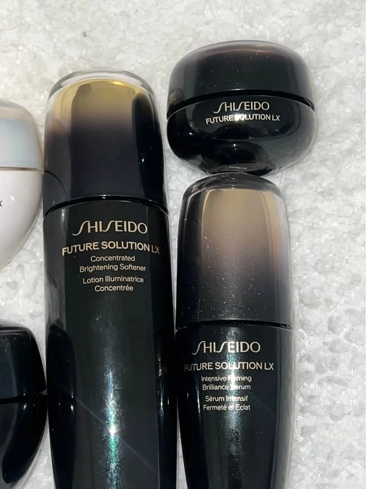Shiseido Future Solution LX skincare bundle - photo 4