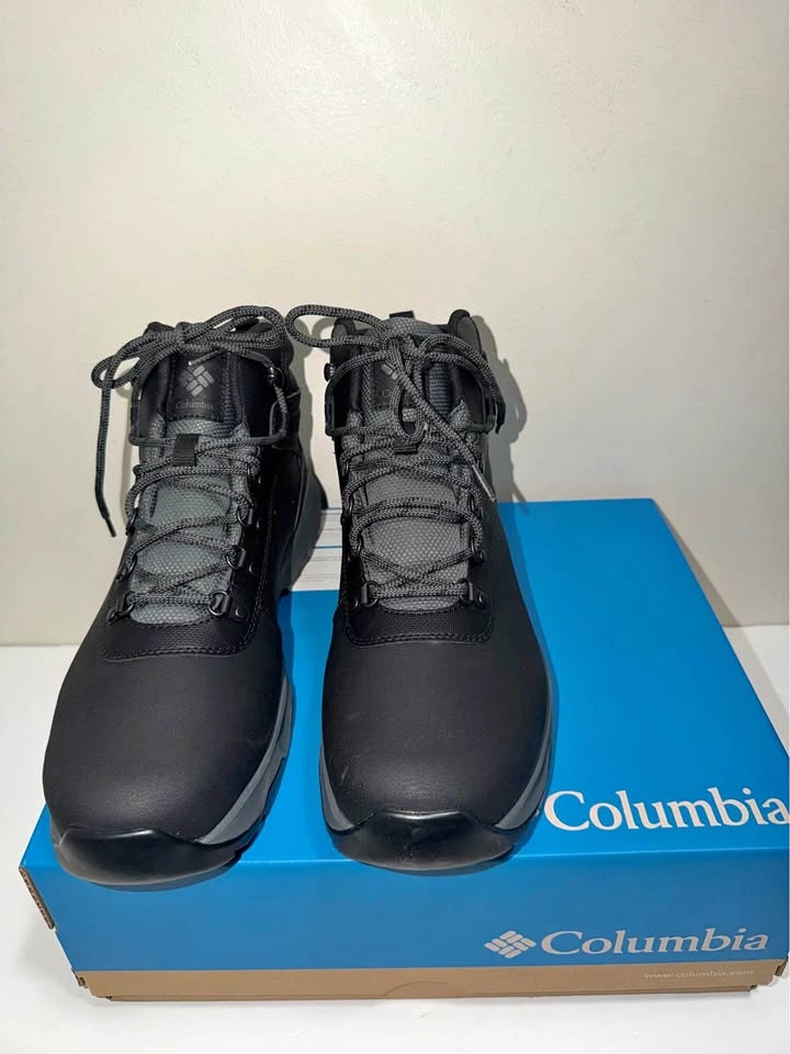 New Columbia Men Waterproof Boots. Size 10.5 & 12 US