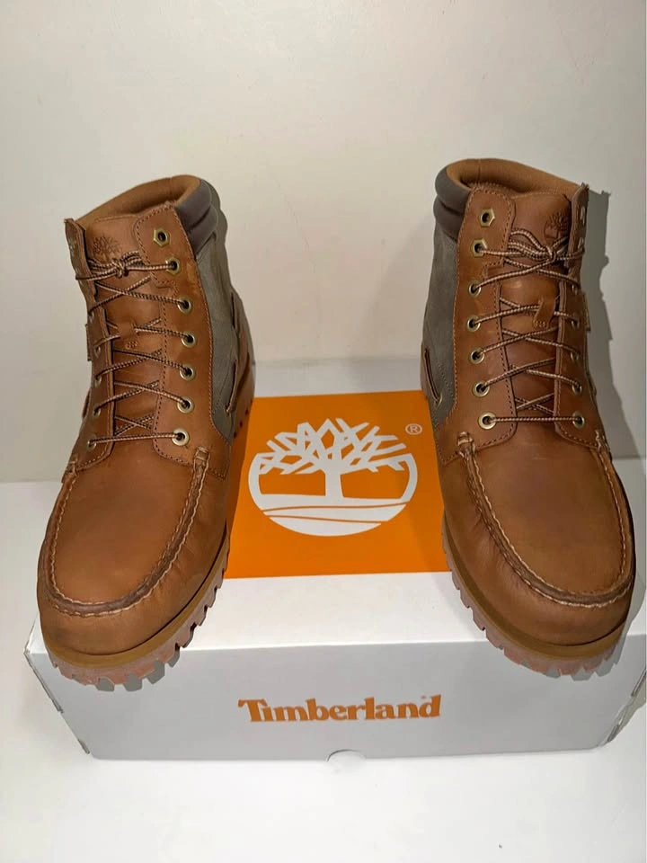 New Timberland Men Leather Boots. Size 12 US.
