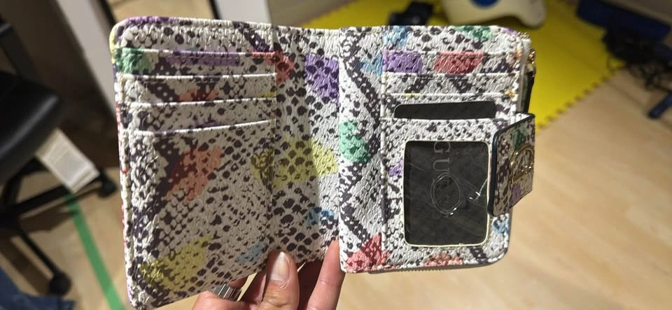 Guess Snakeskin Print Wallet - photo 2