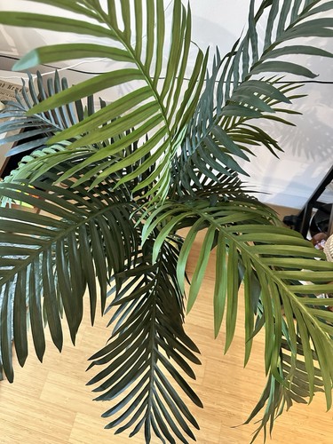 Artificial Green Palm Tree Houseplant in Pot, Plastic Faux Plant - photo 2