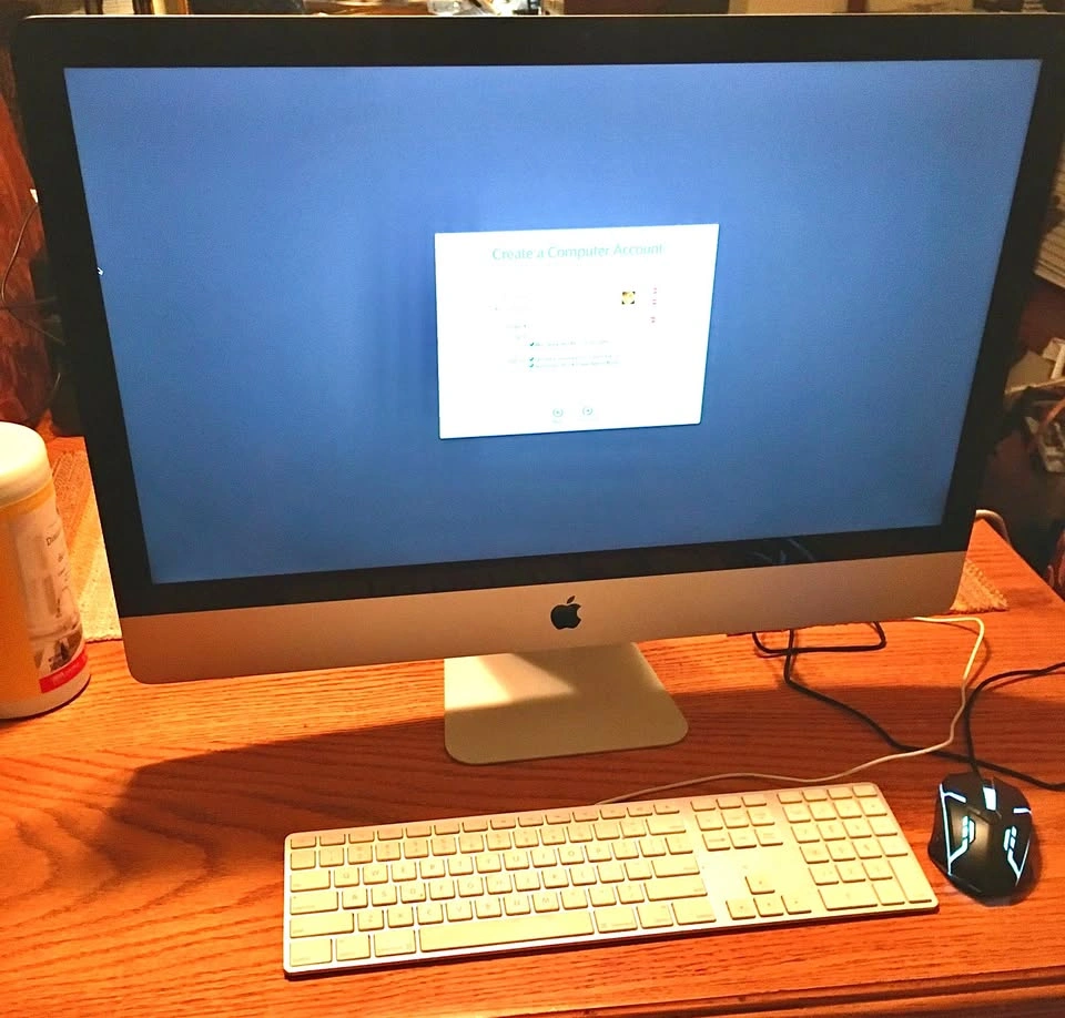 iMac 27-inch (Late 2013) with Keyboard and Mouse