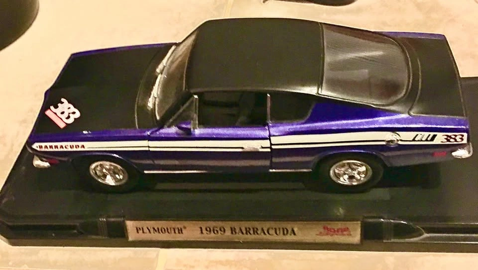 1969 Plymouth Barracuda 383 1/18 scale model