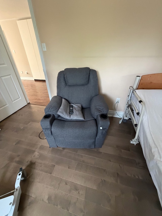 Sofa Chair - Power Recliner - photo 2