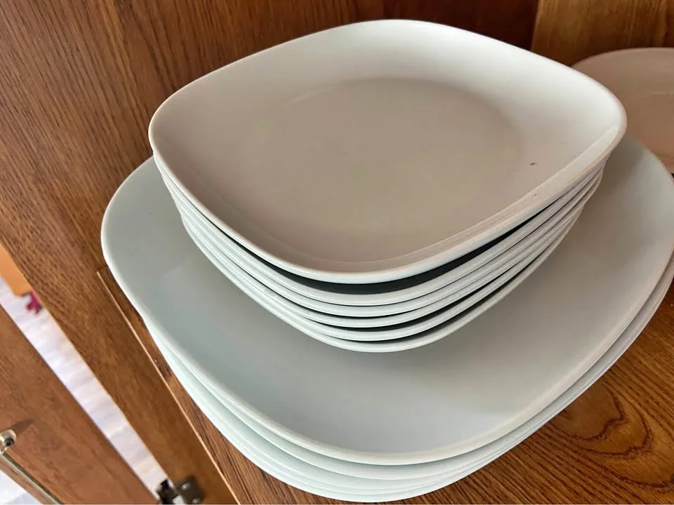 🍽 White Dinner Plate Set – 10 Pieces thumbnail